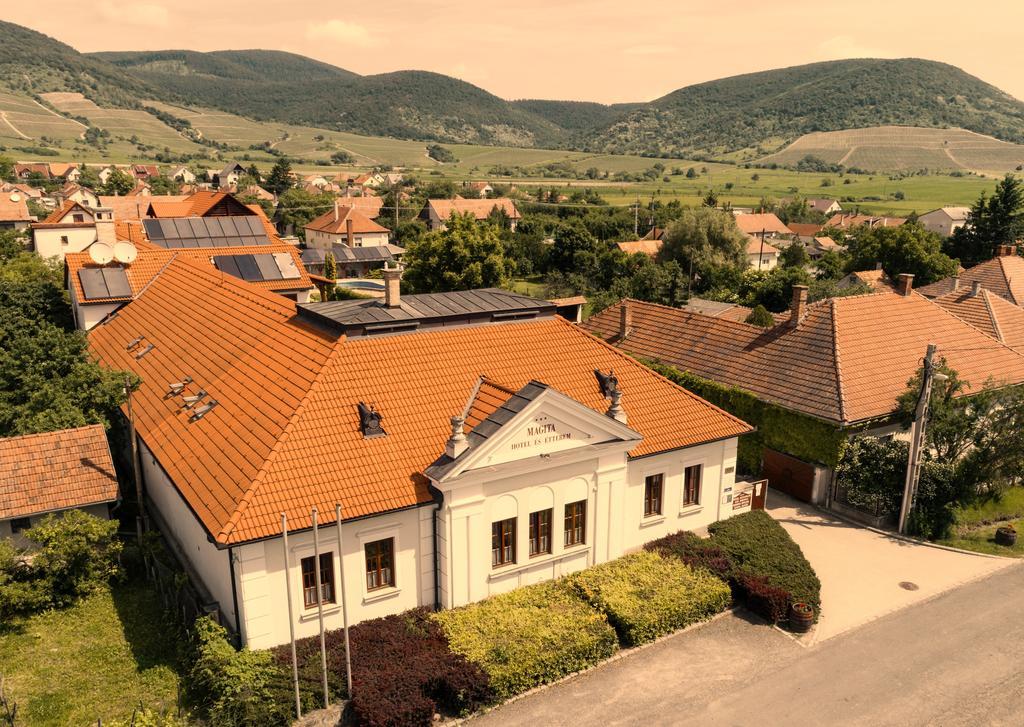 Magita Hotel Basko Kültér fotó